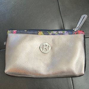 Kenneth Cole Reaction cosmetic/accessories bag
